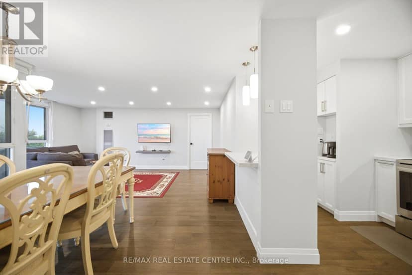 410 - 1320 Mississauga Valley Boulevard — photo 7 of 40
