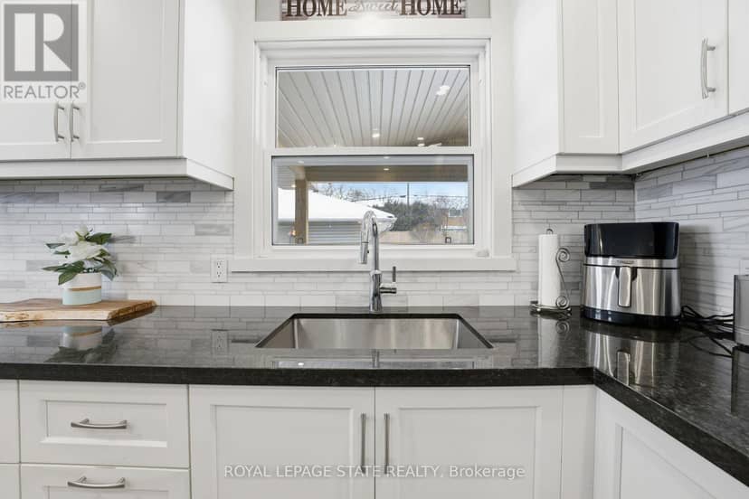473 Mohawk Road W — photo 10 of 40