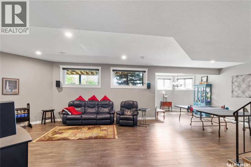 30 Pape DRIVE — photo 26 of 40
