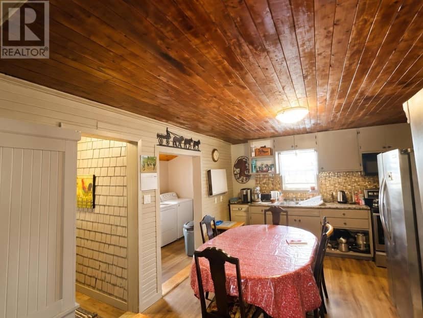 284 Upton Road — photo 14 of 35