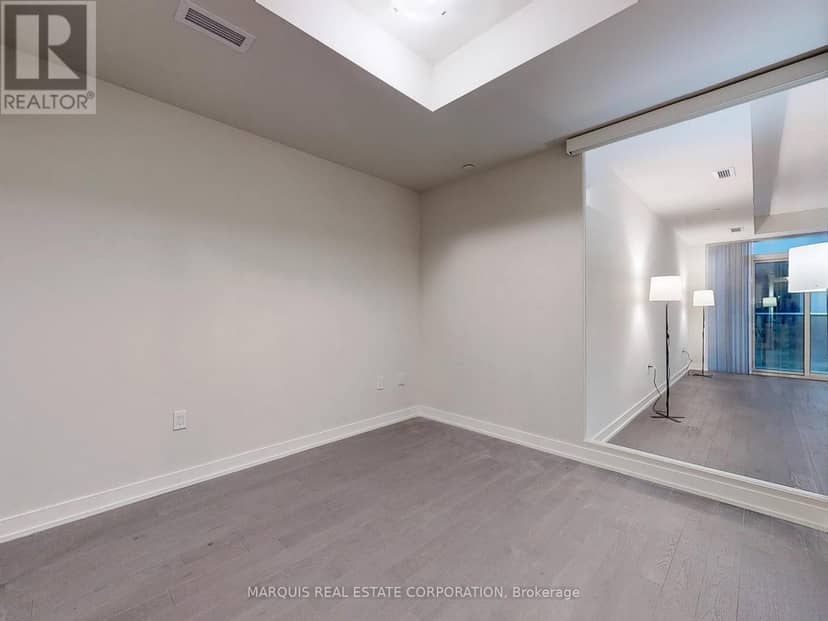 505 - 330 Richmond Street W — photo 7 of 19