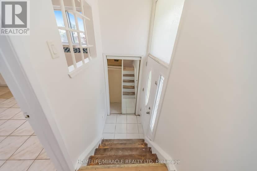 7187 Darcel Avenue — photo 9 of 40