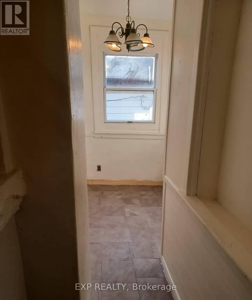 4 Rosemont Avenue — photo 2 of 9