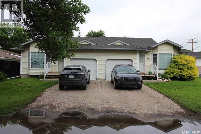 516-518 Centre STREET, Shaunavon