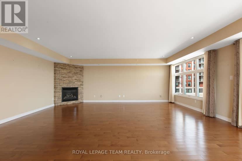 401 - 659 Sue Holloway Drive — photo 12 of 40