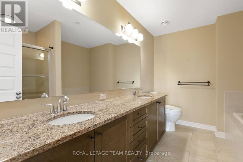 401 - 659 Sue Holloway Drive — photo 37 of 40
