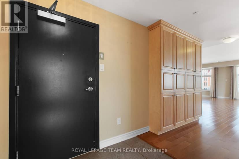 401 - 659 Sue Holloway Drive — photo 6 of 40