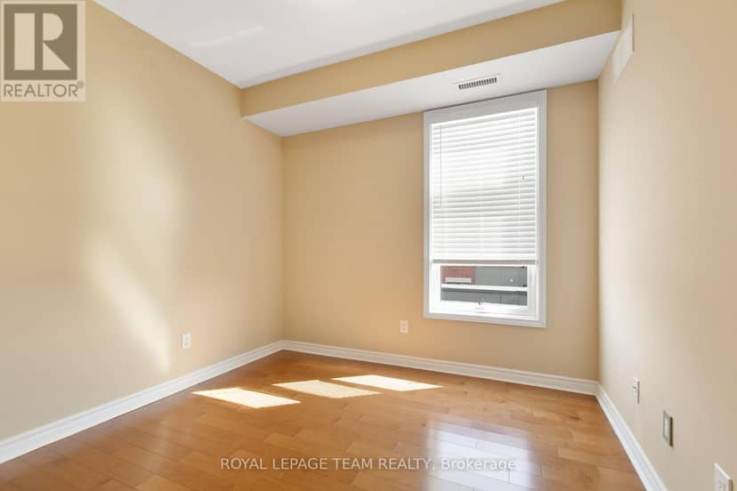 401 - 659 Sue Holloway Drive — photo 8 of 40