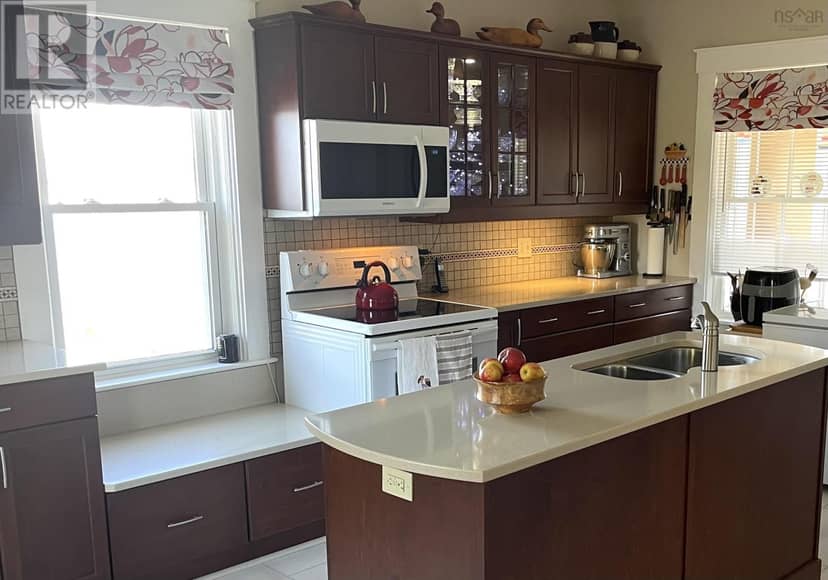 1729 Highway 6 — photo 15 of 40