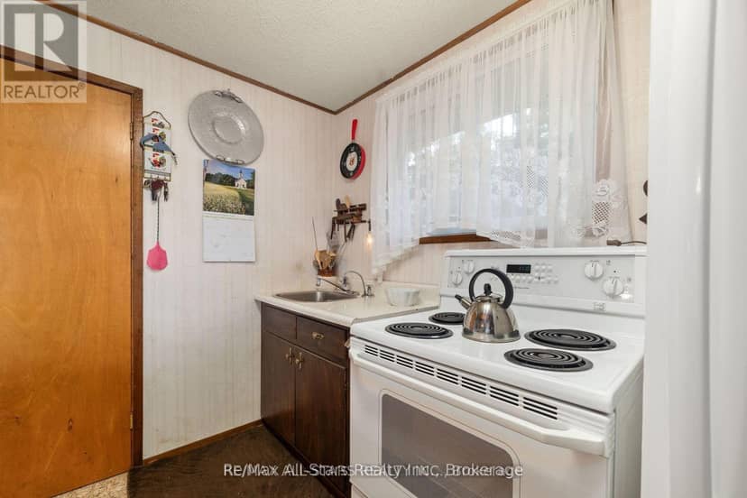 Cottage # 9 - 1006 Youngs Road — photo 8 of 40