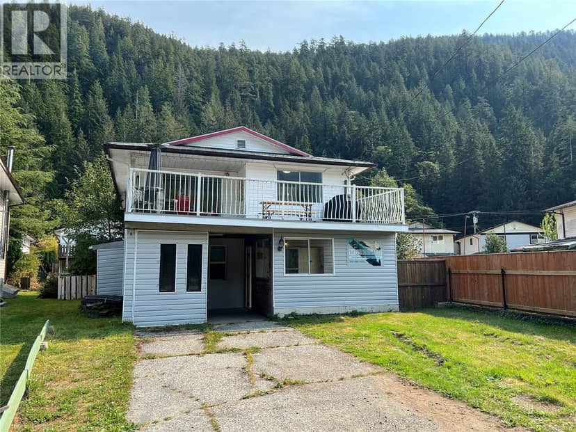 537 Maquinna Dr N, Tahsis