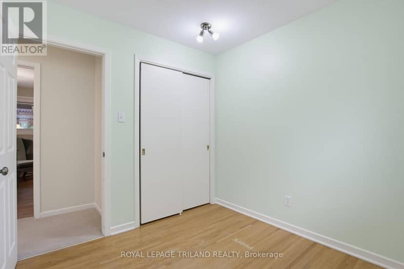 115 Champlain Crescent — photo 13 of 35