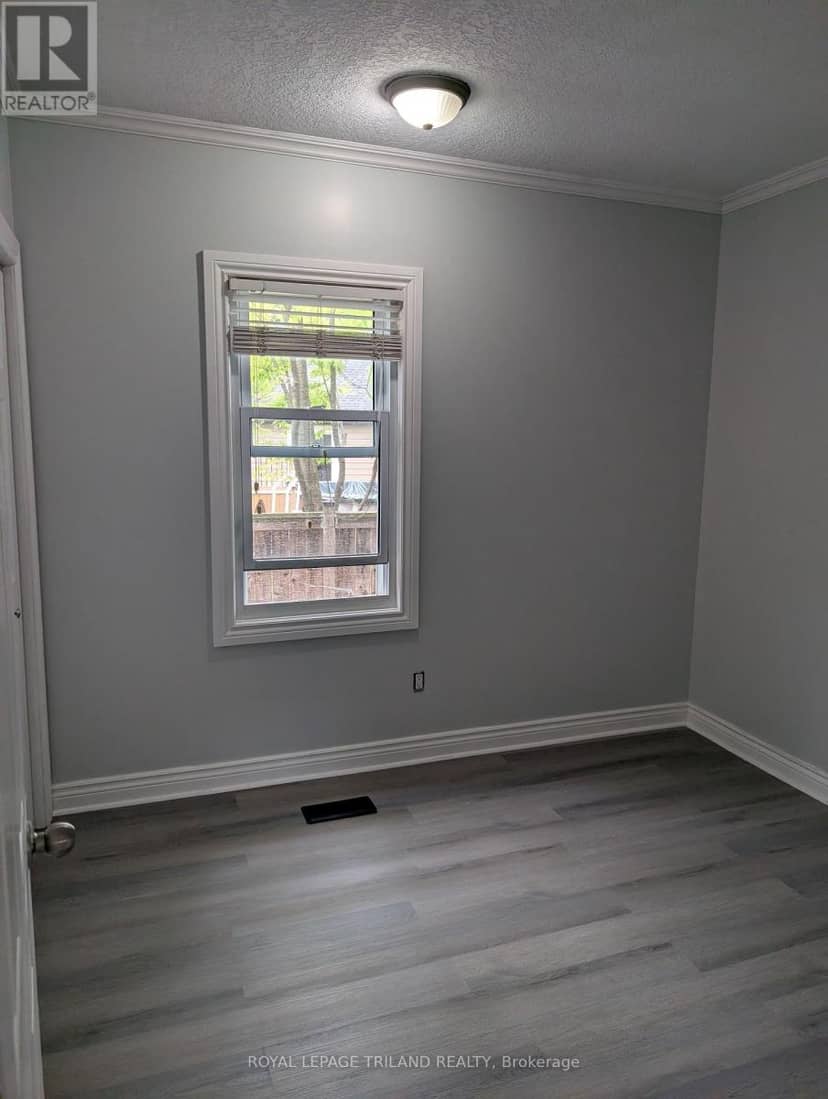 256 Edinburgh Street — photo 11 of 31