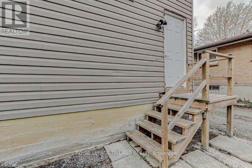 256 Edinburgh Street — photo 17 of 31