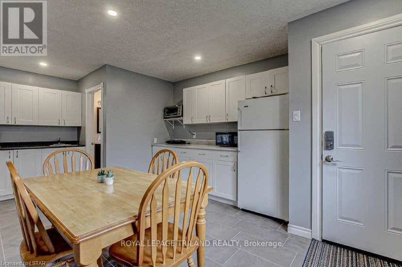 256 Edinburgh Street — photo 19 of 31