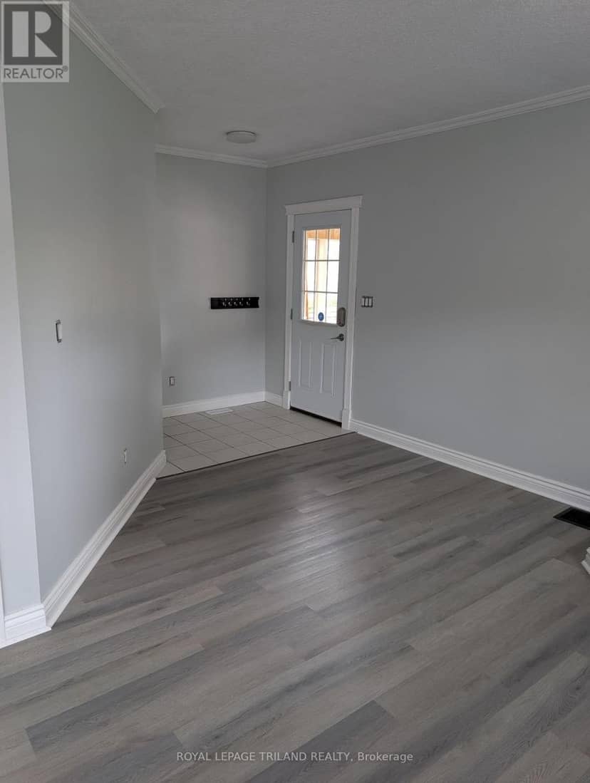 256 Edinburgh Street — photo 4 of 31