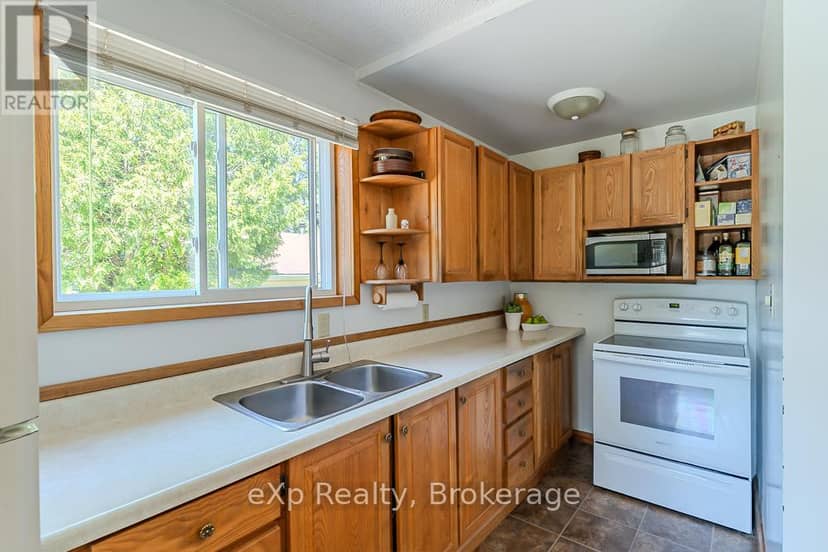 11 Marigold Street — photo 4 of 31
