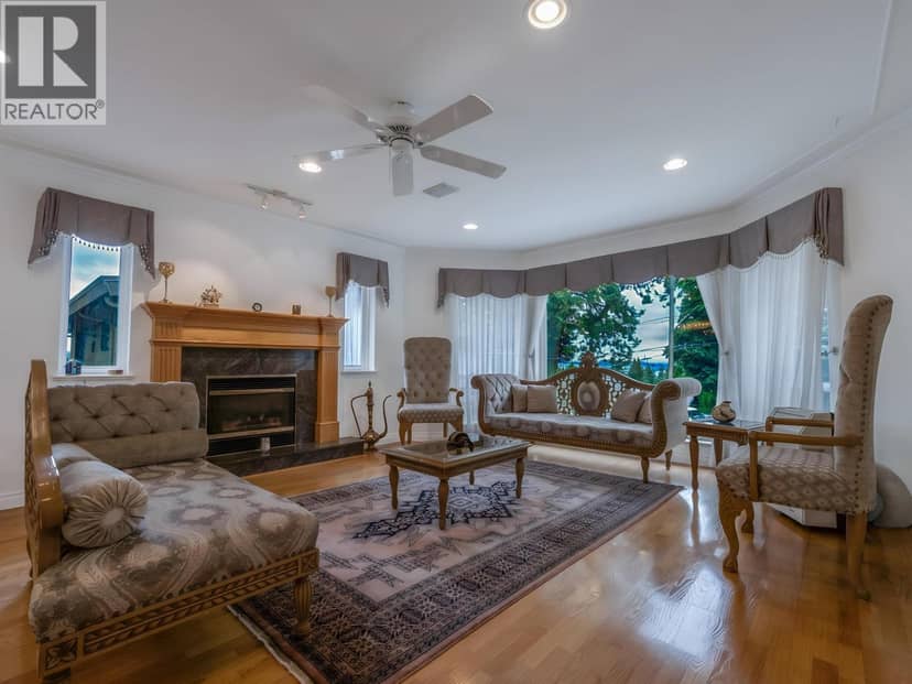 1224 E 14TH STREET, North Vancouver, photo 2