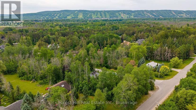 23 Silver Creek Drive — photo 4 of 9