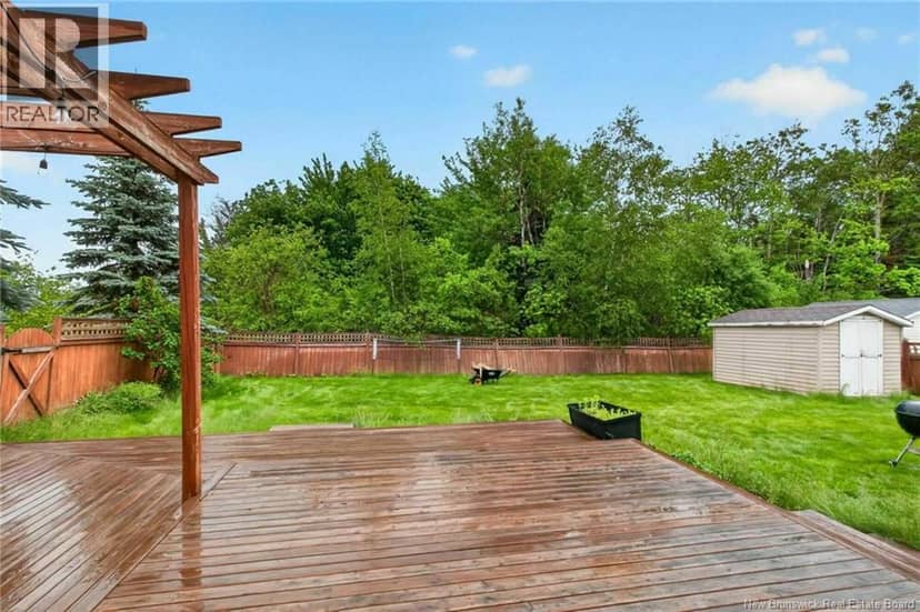 242 Doreen Crescent — photo 20 of 20