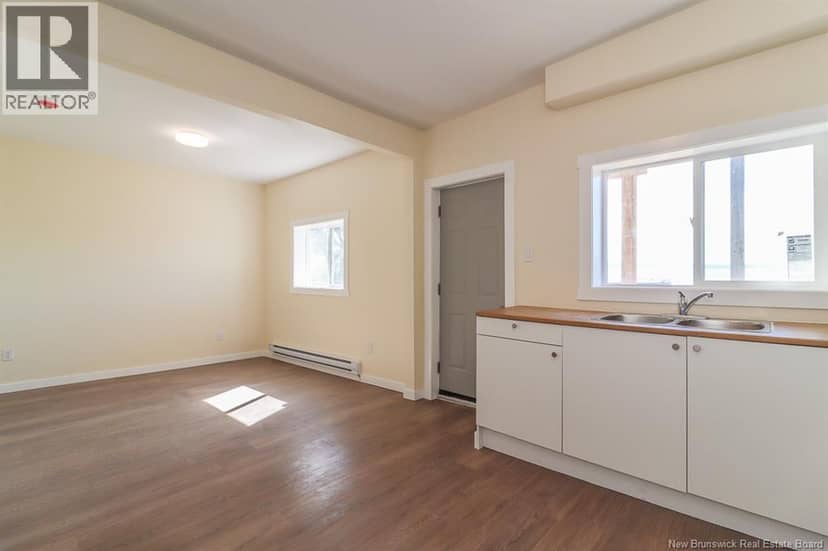 204-206 St. James W Street — photo 13 of 40