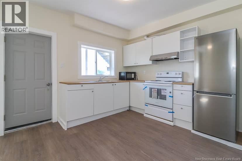 204-206 St. James W Street — photo 7 of 40