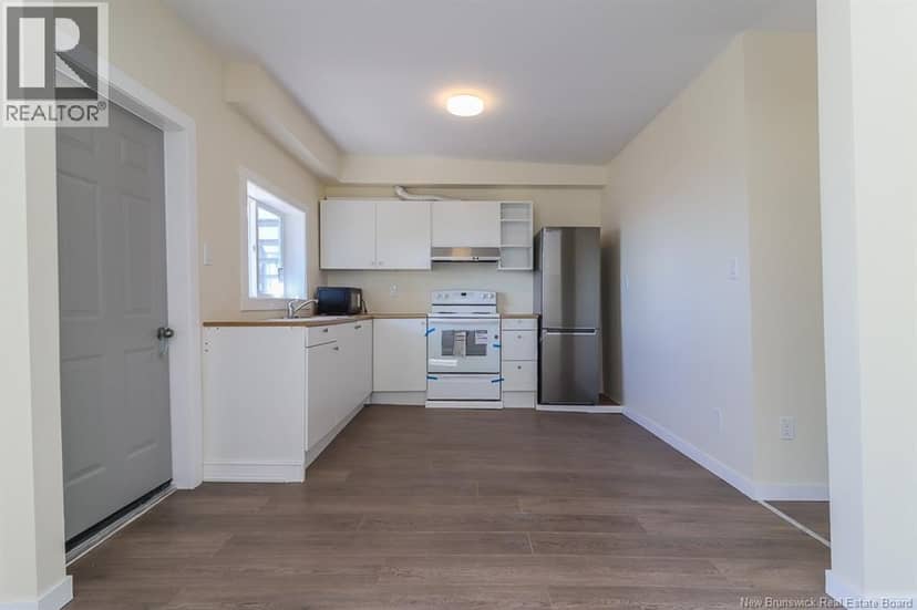 204-206 St. James W Street — photo 9 of 40
