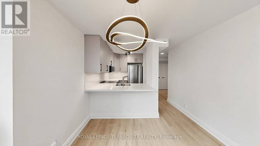220 - 92 King Street E — photo 3 of 40