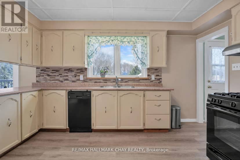 8315 93 Highway — photo 5 of 27