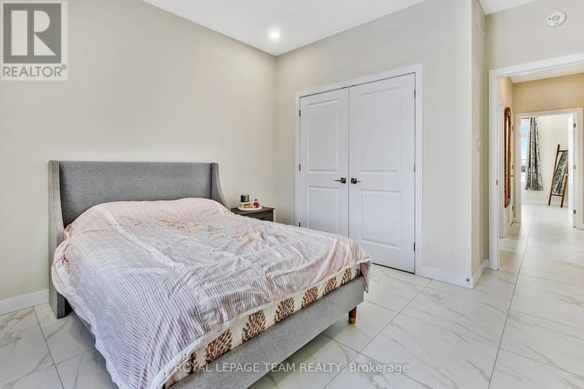 224 Trudeau Crescent — photo 35 of 40