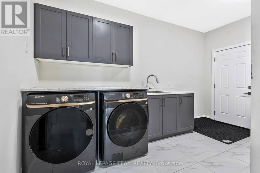 224 Trudeau Crescent — photo 39 of 40
