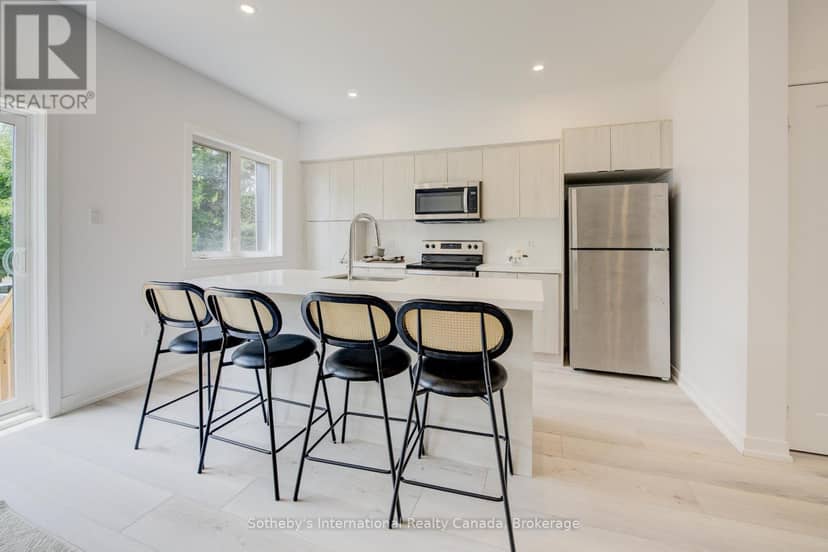 14 - 416 Dundas Street S — photo 21 of 39