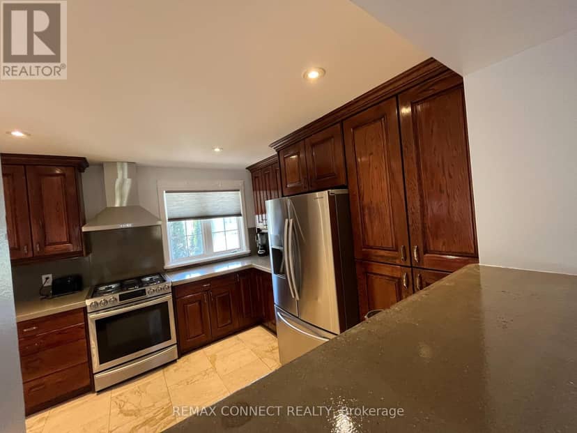 12 Brock Street — photo 11 of 40