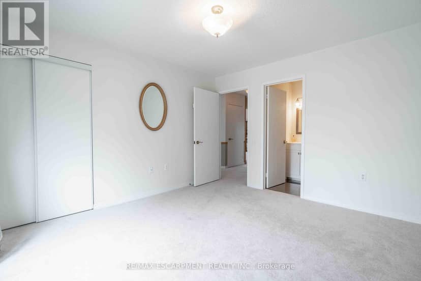195 Silverbirch Boulevard — photo 25 of 40