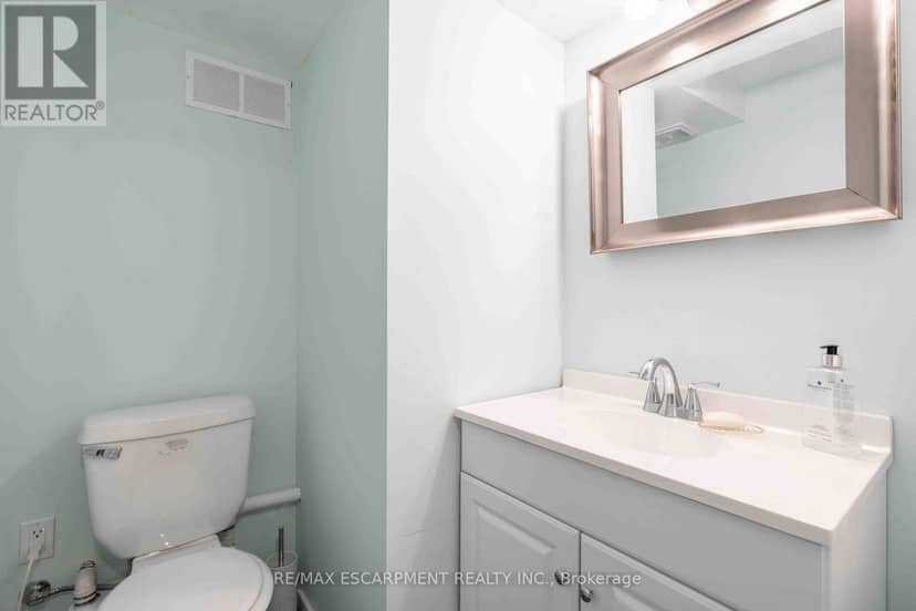 195 Silverbirch Boulevard — photo 30 of 40