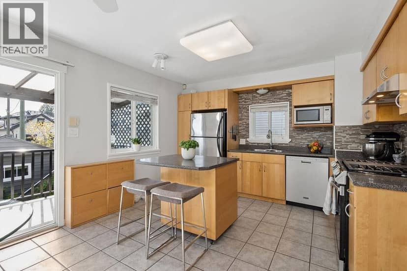 4344 SKEENA STREET, Vancouver, photo 2