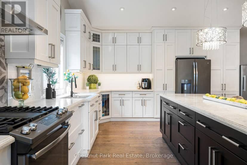 15 Saunders Street — photo 15 of 40