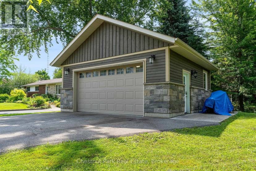 15 Saunders Street — photo 3 of 40