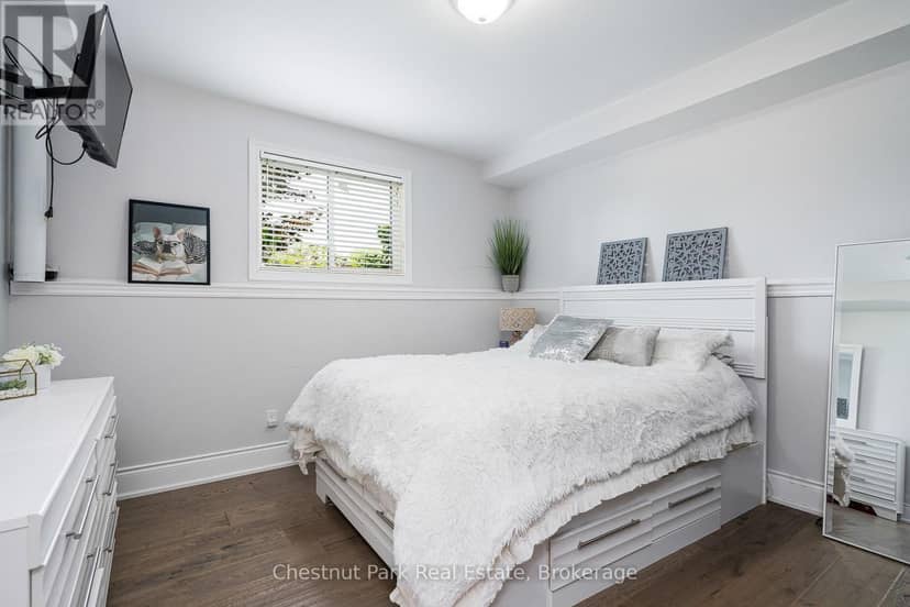15 Saunders Street — photo 37 of 40