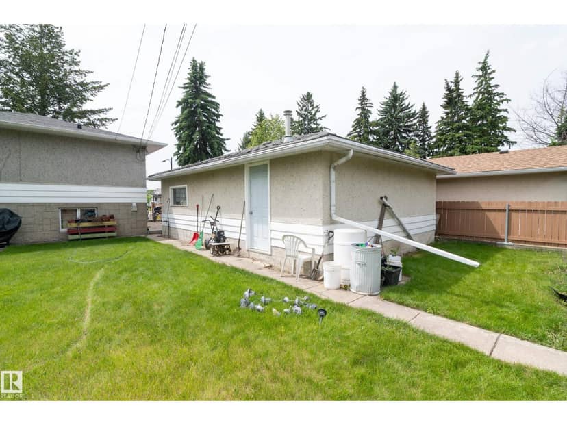 8316 73 AV NW — photo 16 of 24
