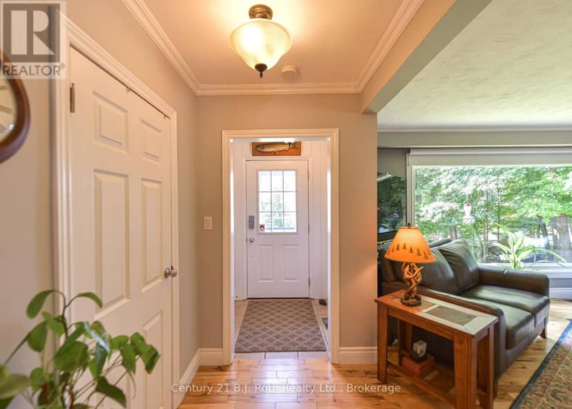 138 Lake Dalrymple Road — photo 17 of 40