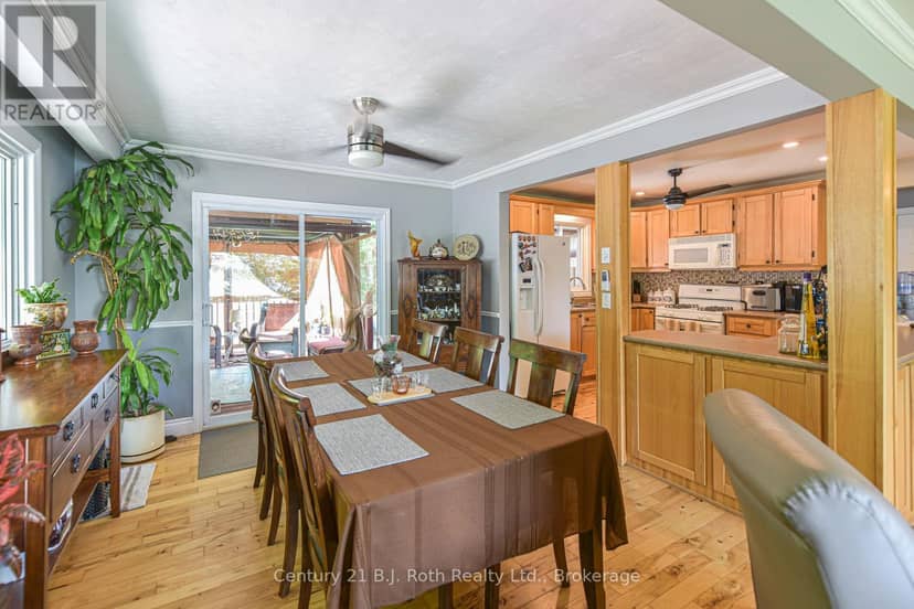 138 Lake Dalrymple Road — photo 22 of 40