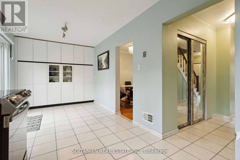 102 Elnathan Crescent — photo 17 of 32