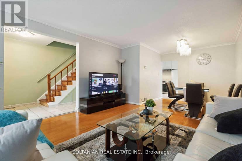 102 Elnathan Crescent — photo 7 of 32
