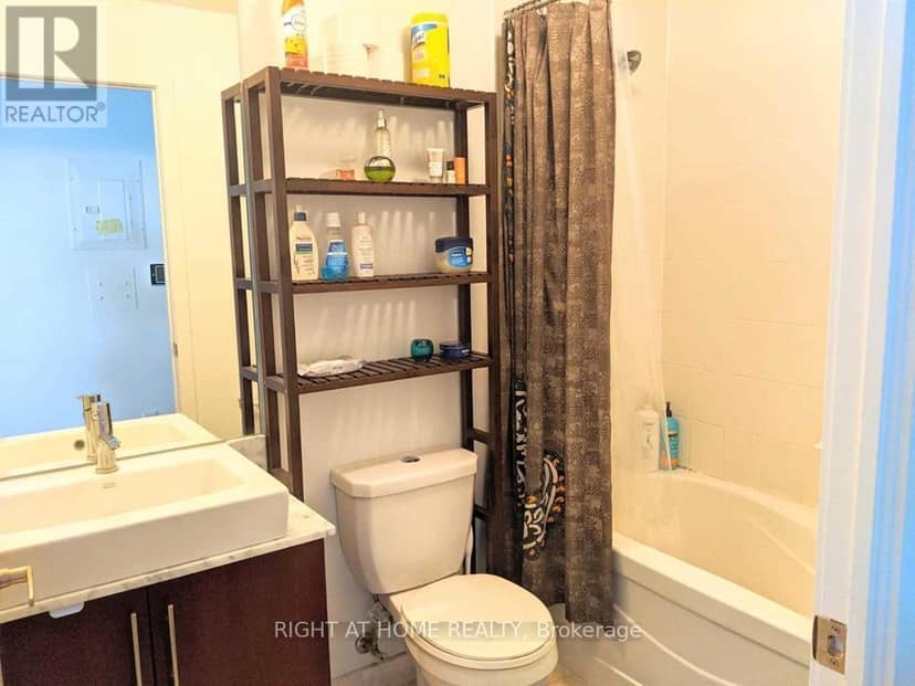 3411 - 55 Bremner Boulevard — photo 8 of 14