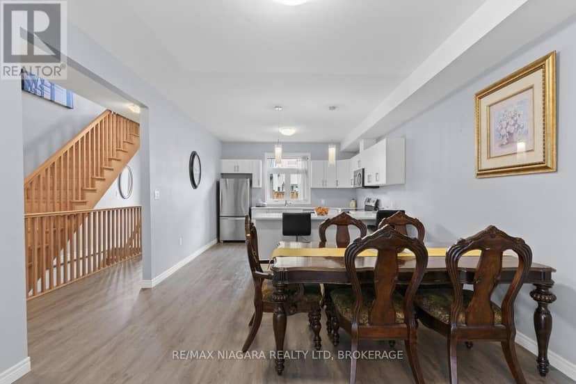 153 Summersides Boulevard — photo 12 of 23