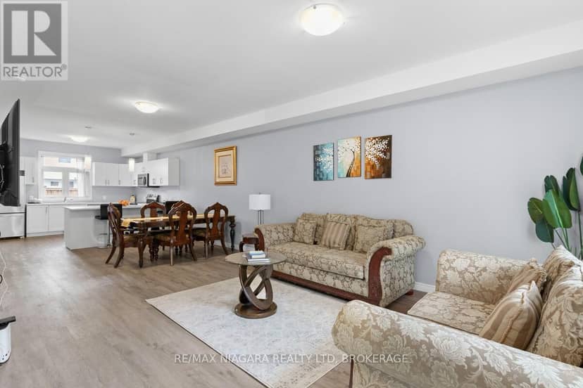 153 Summersides Boulevard — photo 13 of 23