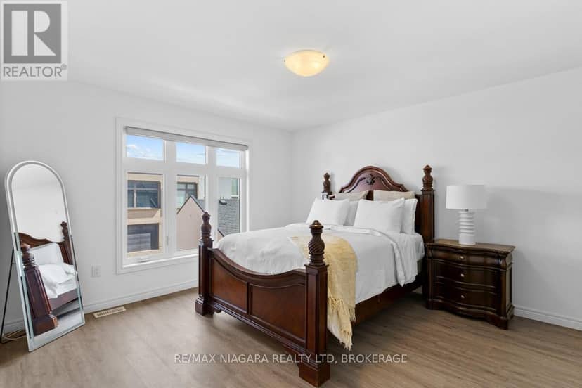 153 Summersides Boulevard — photo 18 of 23