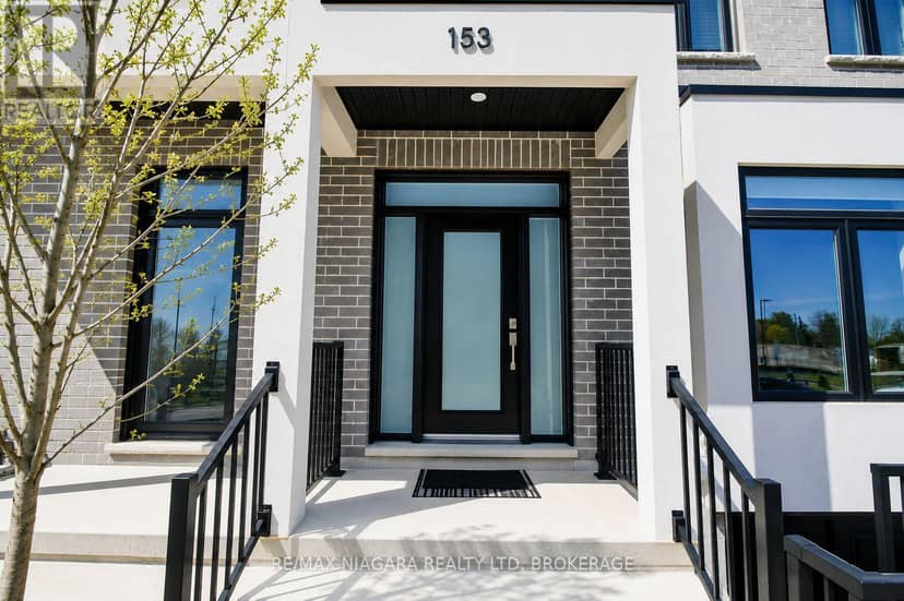 153 Summersides Boulevard — photo 2 of 23