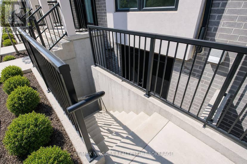 153 Summersides Boulevard — photo 4 of 23